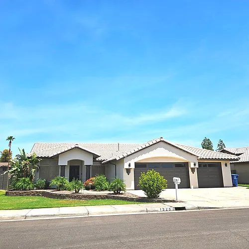 1325 S 28th Dr Photo 1 1325 S 28th Dr Photo 1
