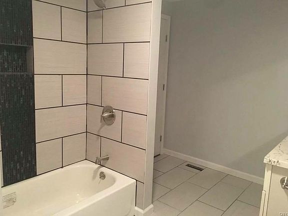 5th image of 8477 Chinkapin Cir