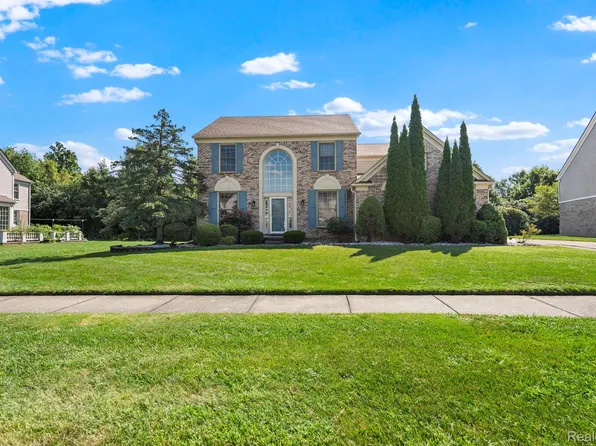 316 Queen Anne Dr, Canton, MI 48187