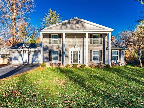 2nd image of 224 Crownridge Dr