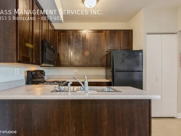 6853 S Ridgeland Ave #402, Chicago, IL 60649