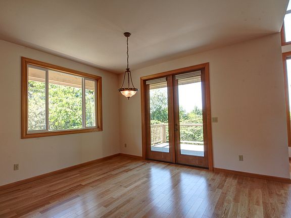 Dining Room with deck 