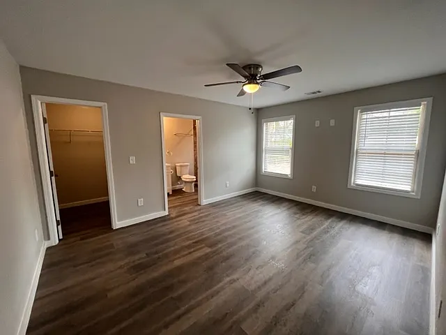 324 Adams St — Photo 17