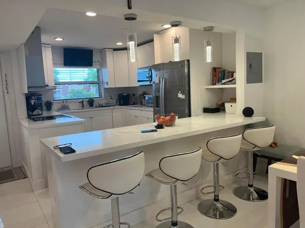 9321 Sunrise Lakes Boulevard #305, Sunrise, FL 33322