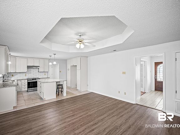5th image of 9803 Silverwood Dr