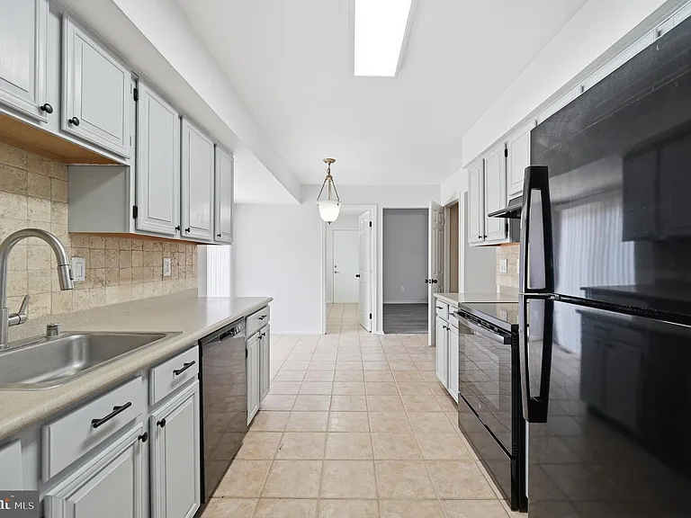 10609 Oxford Ct — Photo 39