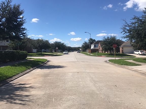 4th image of 12226 Hawthorne Hill Cir