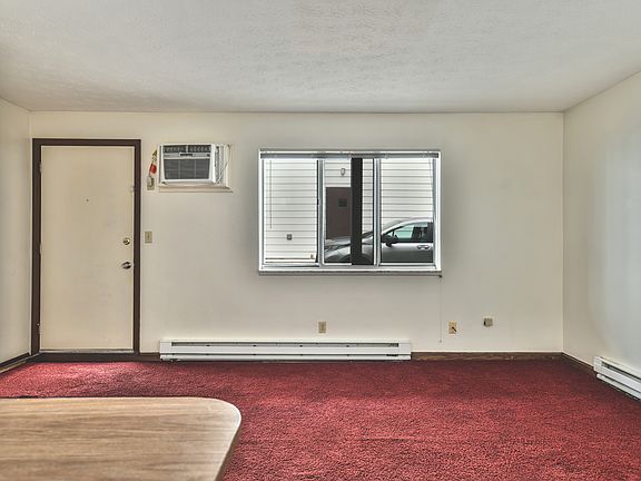 2nd image of 40 Rhodes Ave