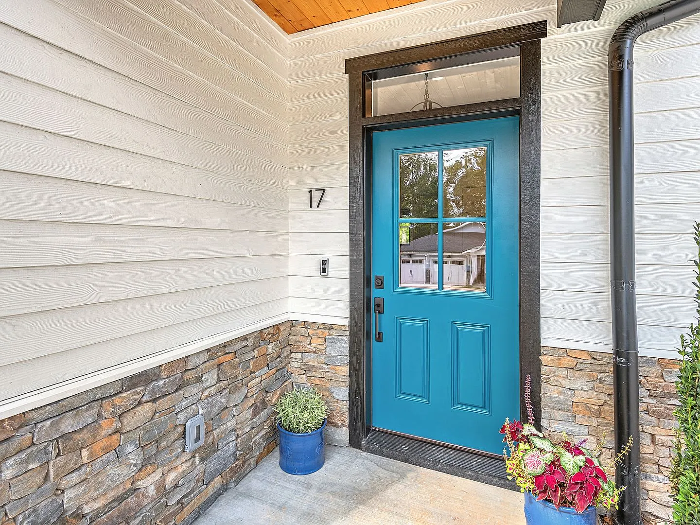 Gorgeous home in Asheville available now! — Photo 2