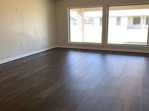 2nd image of 52 Poppy Ct