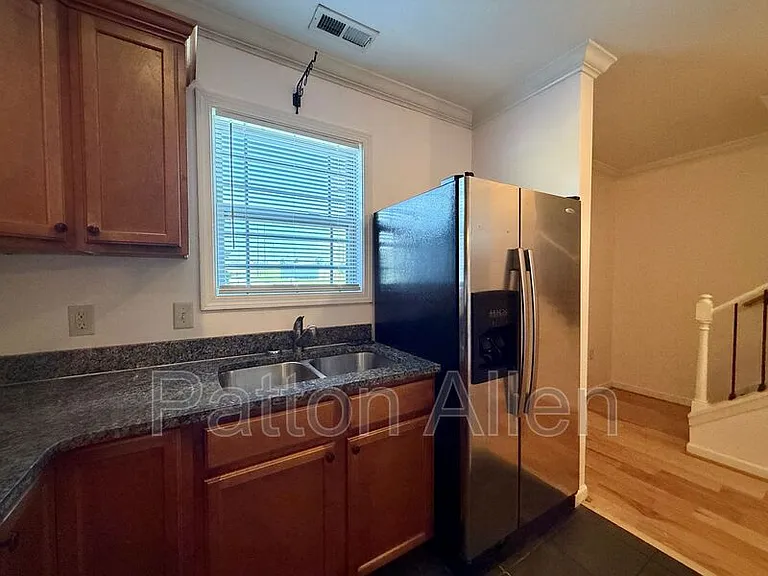 15 Lees Creek Rd #J — Photo 10