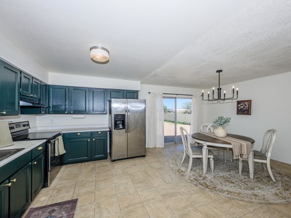 785 E Country Club Dr