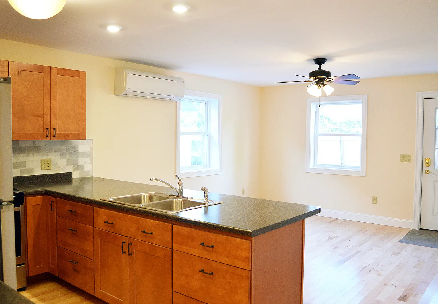 16 Peru St, Burlington, VT | Newly Renovated 5 Bedroom House with Garage | June 2027 — Photo 2