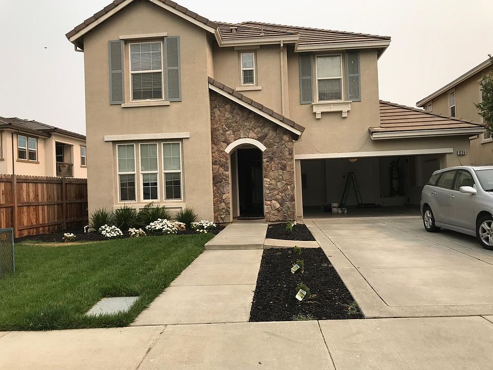1st image of 1224 Gray Hawk Ln
