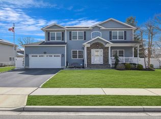 150 Jerusalem Ave, Massapequa Park, NY 11762