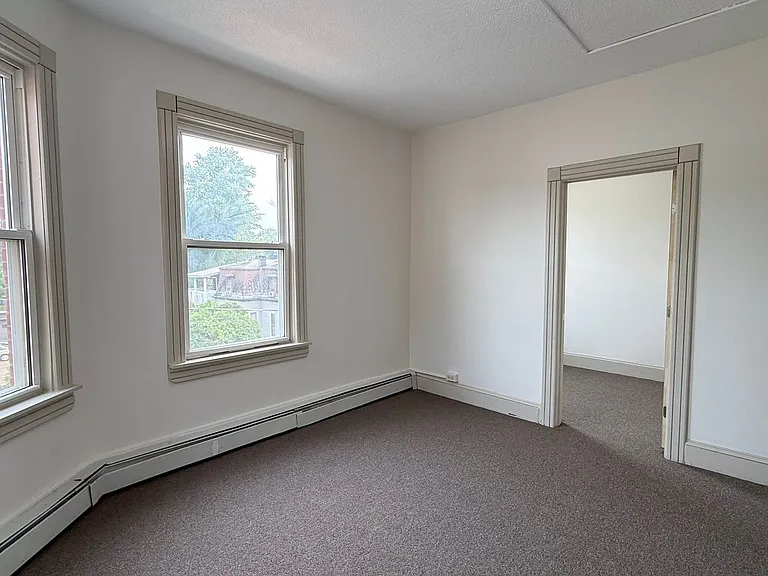 31-33 Bond St — Photo 46