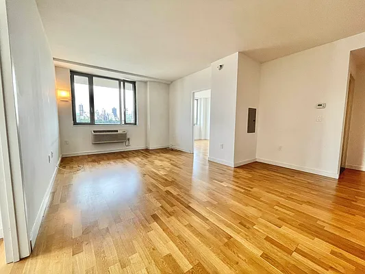 Rented by Astoria Realty | media 17