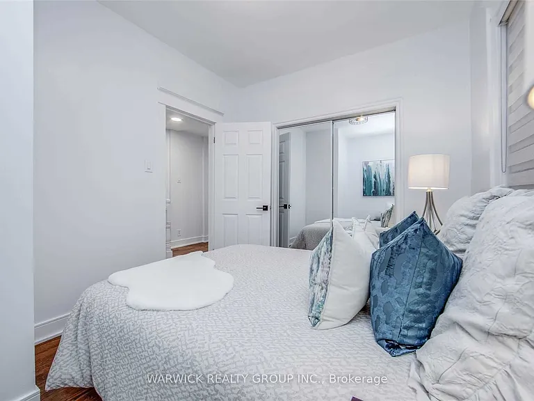 57 Bertmount Ave #LOWER — Photo 15