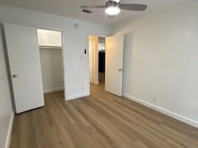 St. Edwards Place Apartments — Photo 25