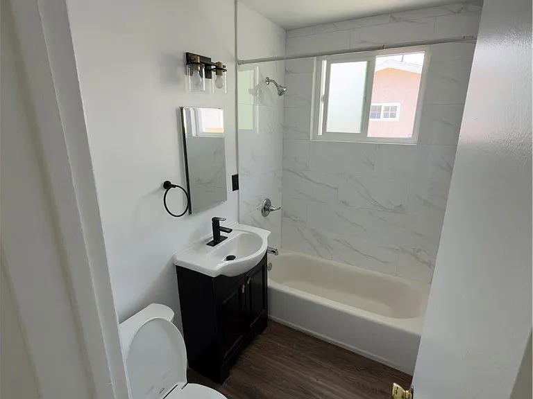 1023 W 19th St #4 — Photo 19