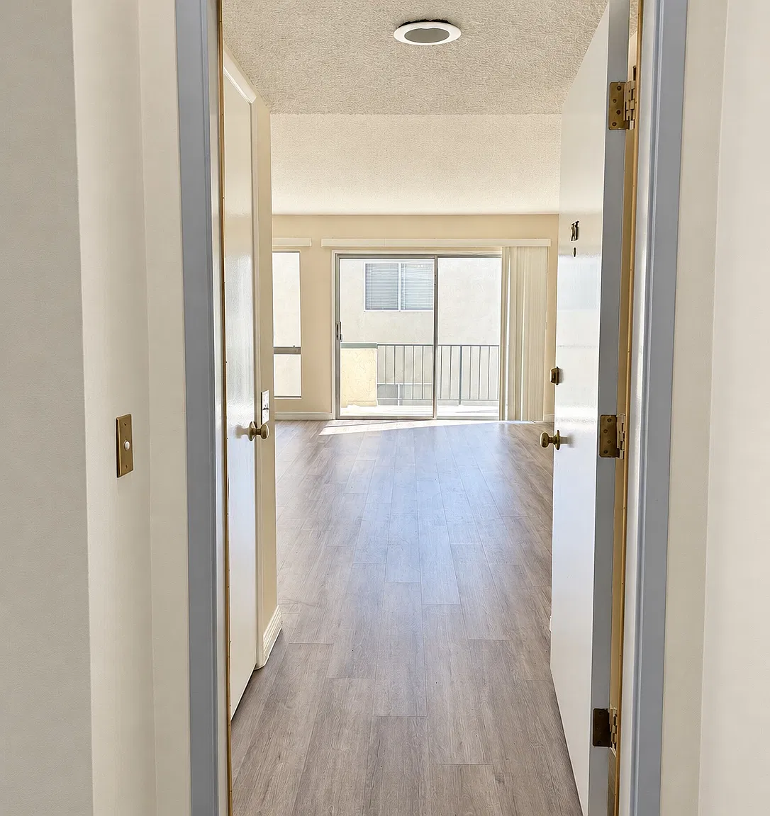 1 bed, 1.5 bath, 825 sqft, $2,595 — Photo 3