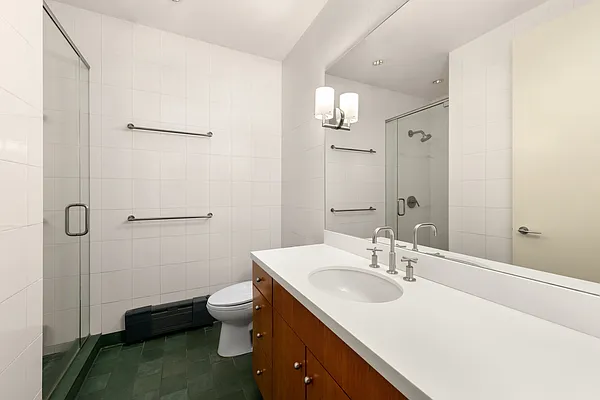 Rented by SERHANT. | media 10