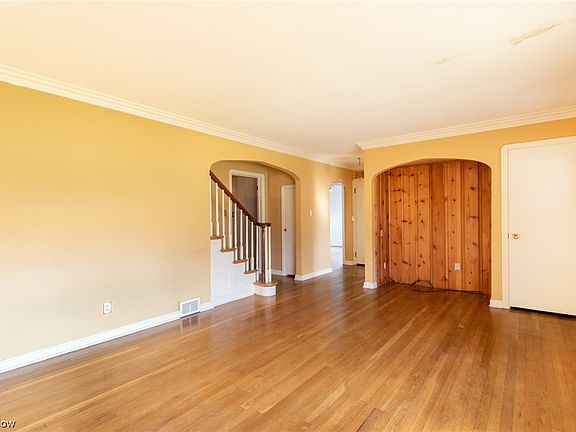 4th image of 951 S Hazelwood Ave