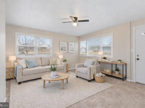 902 Cord St, Baltimore, MD 21220