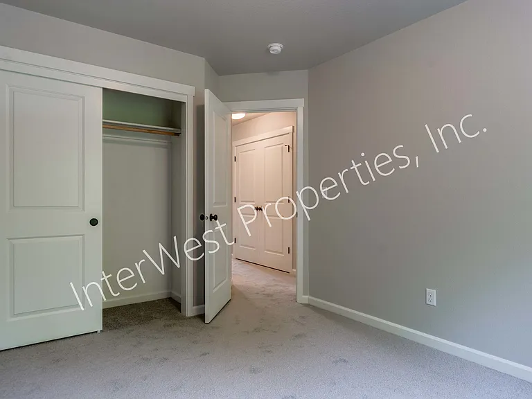 10317 NE 61st Cir — Photo 5