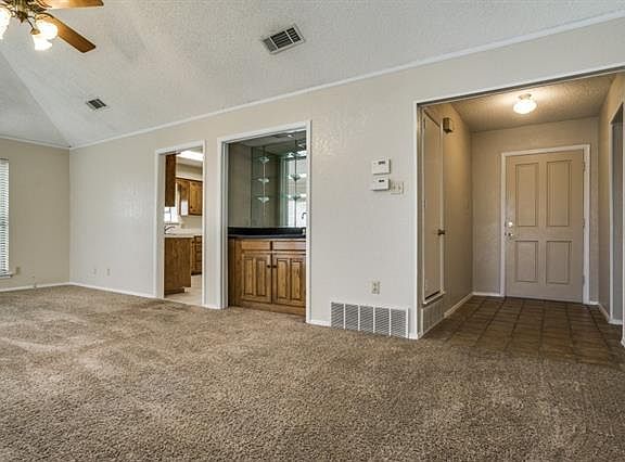 4th image of 3449 Country Club Dr