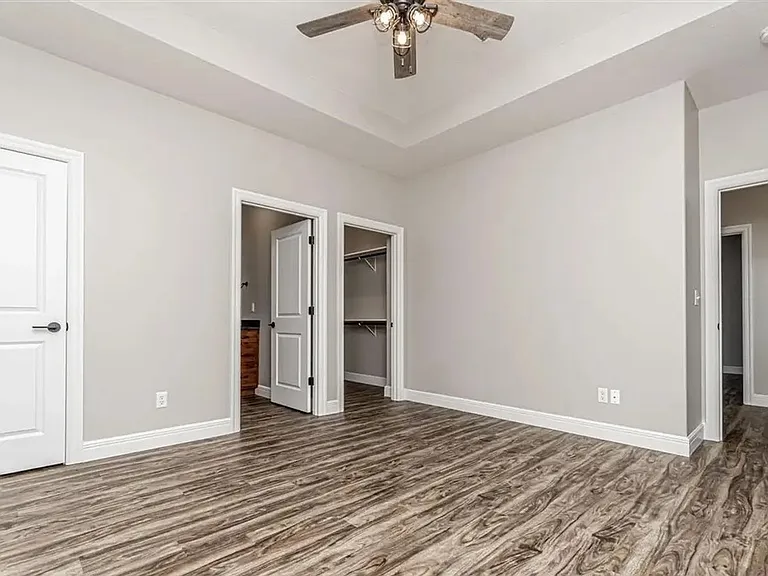 1642 Kenneth Dr — Photo 10