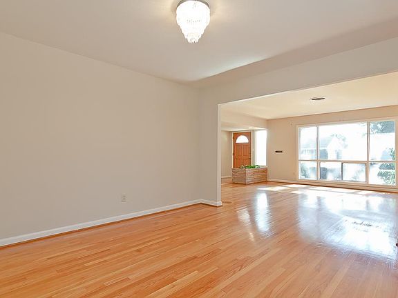 5th image of 4114 Levonshire Dr