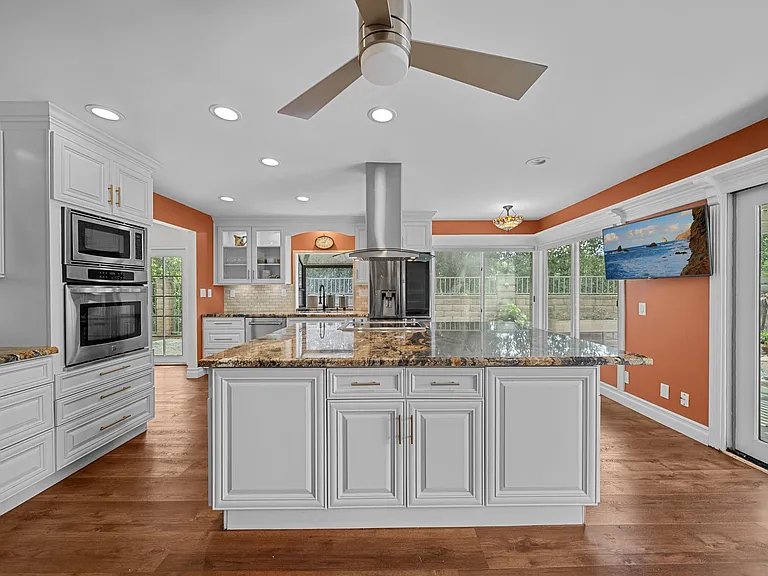 561 Walter Ave — Photo 25