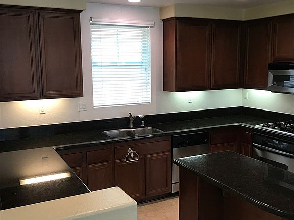 4th image of 2672 Villas Way