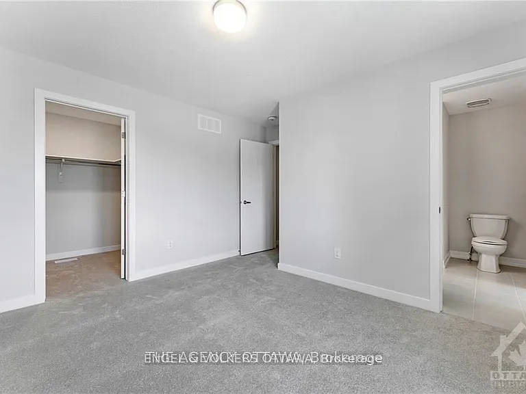 89 Hackamore Cres — Photo 16