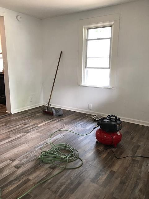 1st image of 528 Red Oak Ave