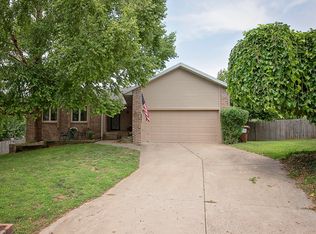 3051 E Swallow St, Springfield, MO 65804
