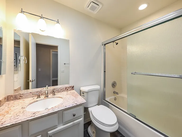 3424 E Rockwood Dr — Photo 15