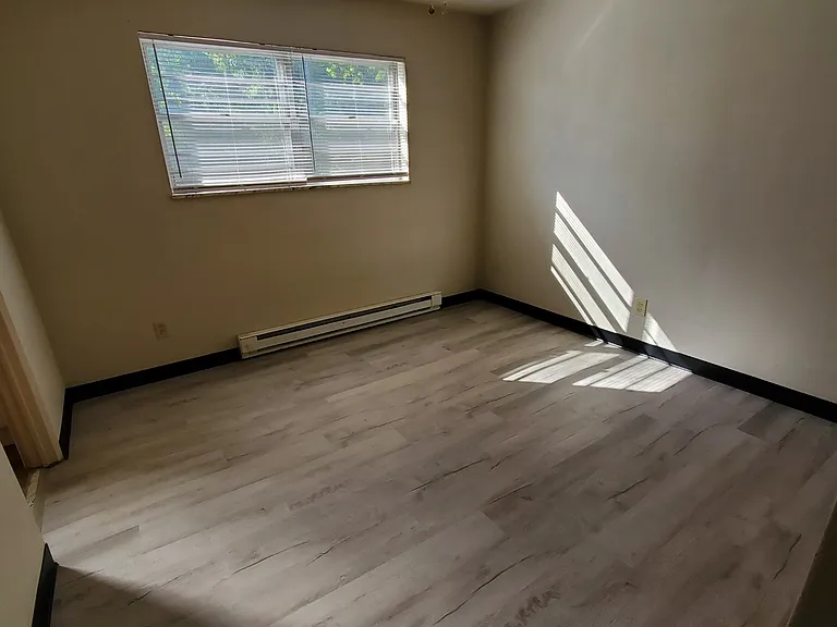 250 Rayburn Dr #2 — Photo 5