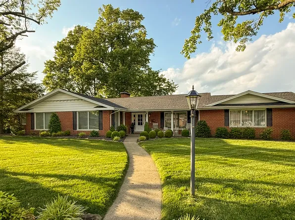 1902 Suzanne Dr, Marion, IL 62959