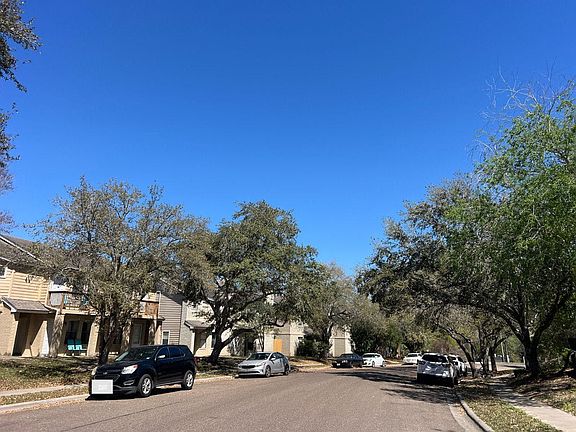 4th image of 4401 River Valley Dr APT 101
