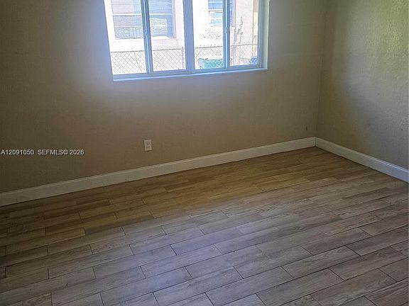 5th image of 650 NW 49th St