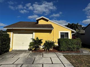 1231 SW 110th Ave, Pembroke Pines, FL 33025