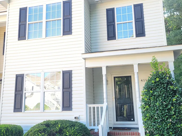 411 Whitehall Ct — Photo 1