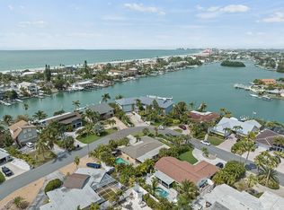 130 N Tessier Dr, Saint Pete Beach, FL 33706