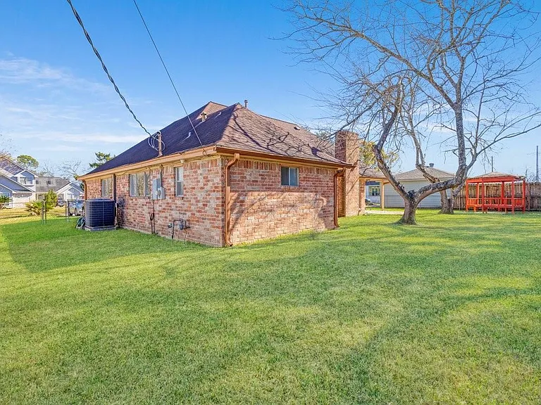 1006 Bolton Dr — Photo 23