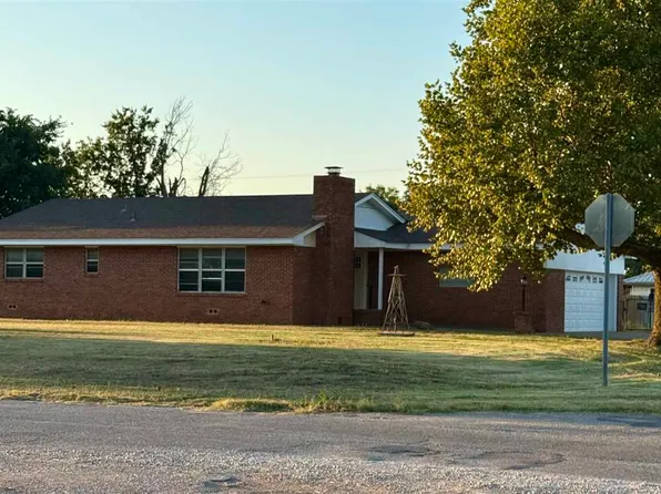 301 S Stinson Ave, Grandfield, OK 73546