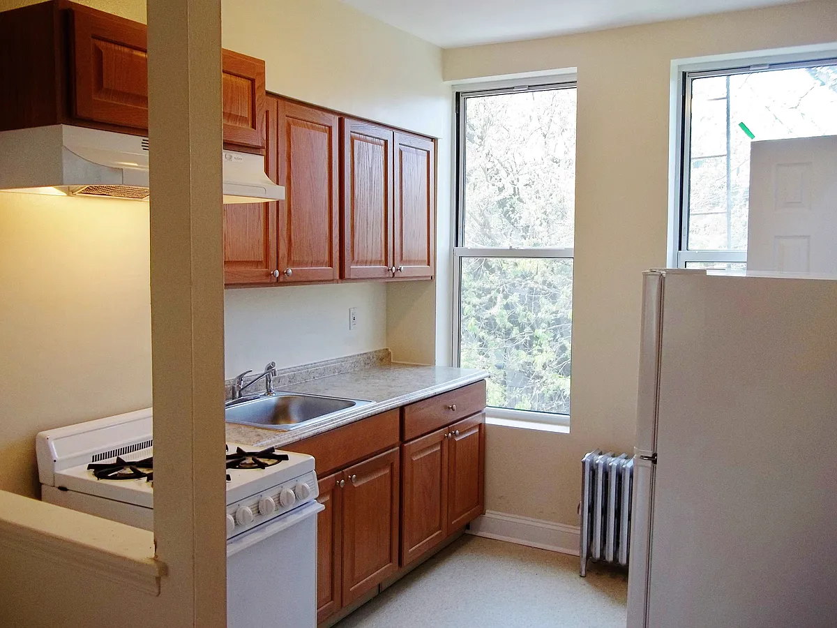 Building Photo - 41-32 53rd St #6