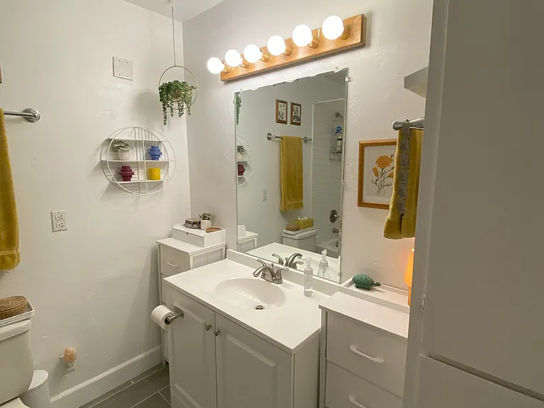 2410 E Manhatton Dr — Photo 6
