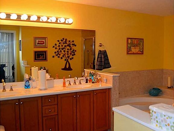5th image of 8395 SW 73rd Ave APT 409